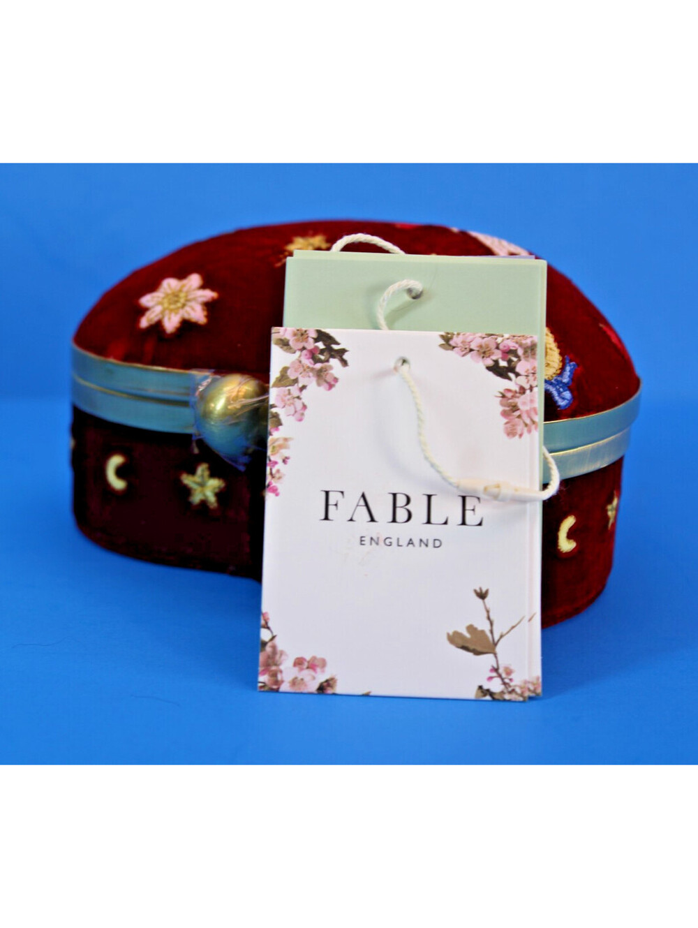 Fable of England Red Velvet Ring Jewelry Box Celestial Charms Emboid. Heart NEW